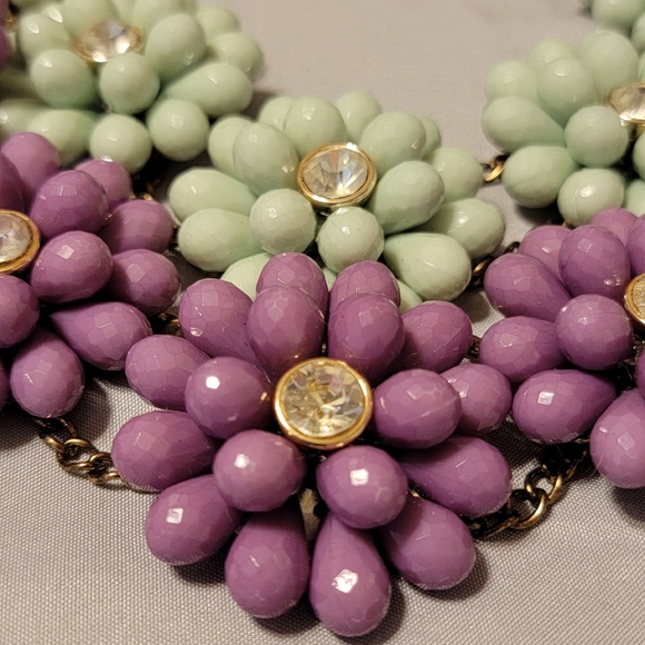 Flower necklace purple - Picture 6 of 9